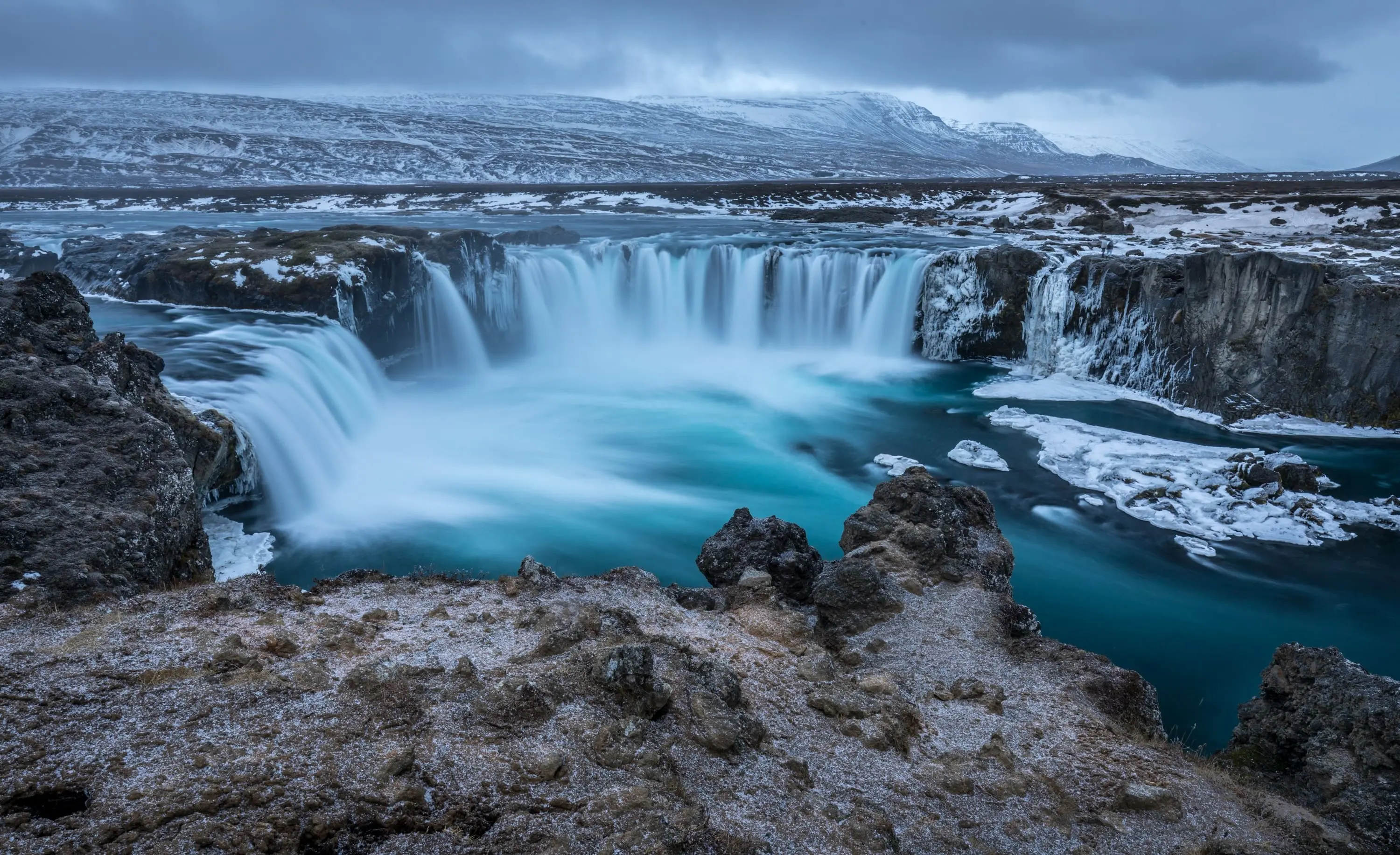 Cascades dans un paysage polaire